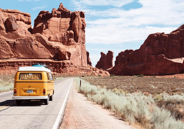 Êtes-vous prêt à vivre l’aventure du road trip en van : comment préparer votre esprit pour le voyage ?