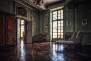 Vieux parquet qui craque : quand il faut vraiment s'en préoccuper